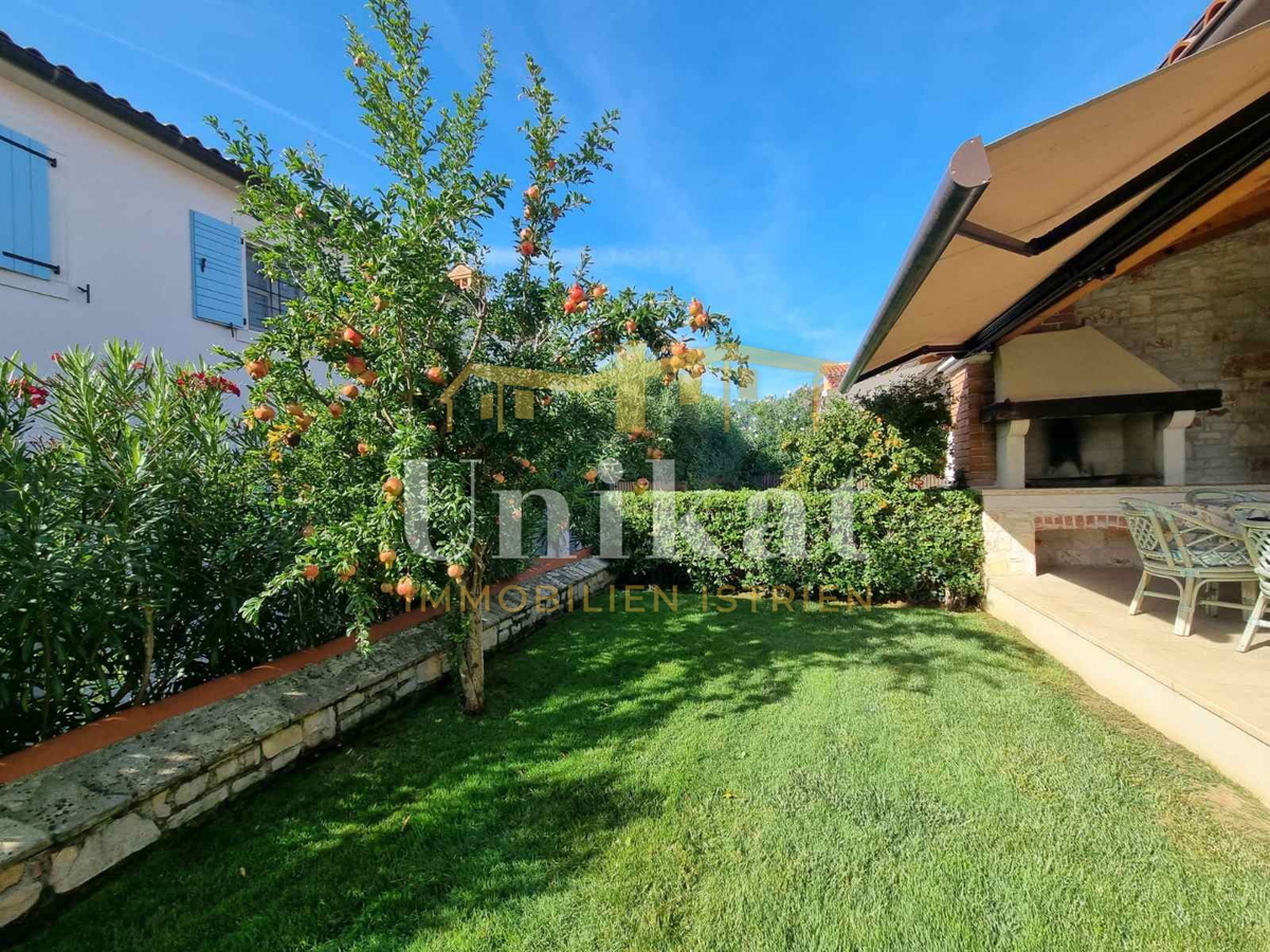 Dvojna hiša v istrskem slogu